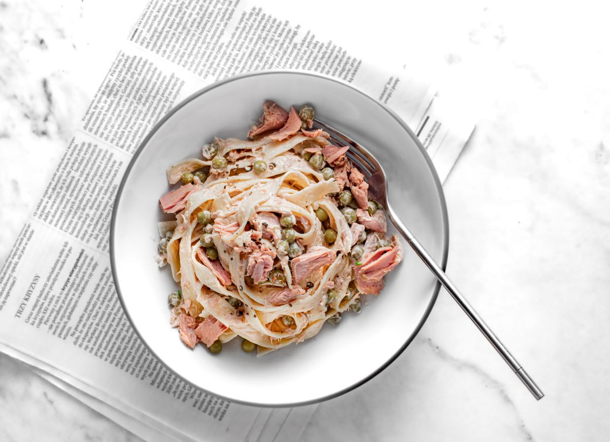 Makaron z tuńczykiem i groszkiem