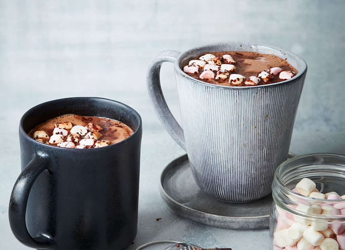 Wegańska gorąca czekolada z piankami