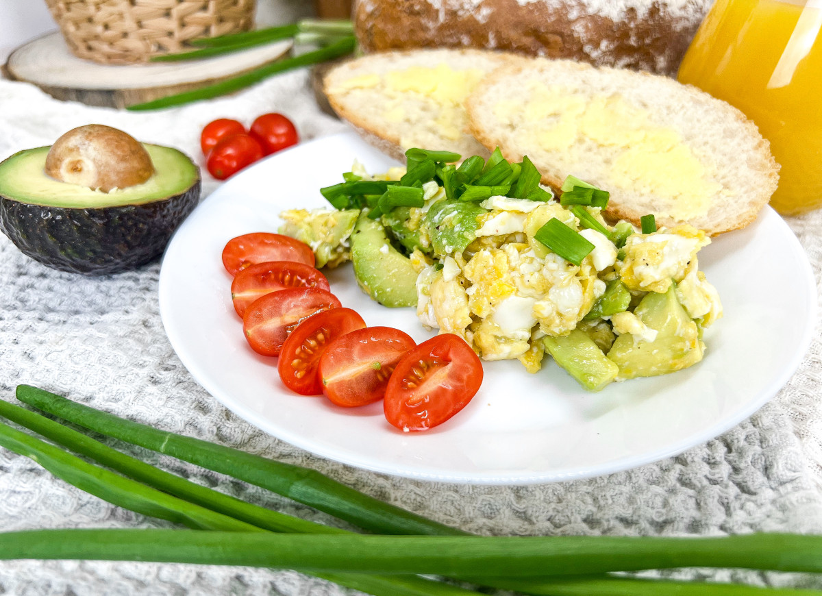 Jajecznica z awokado