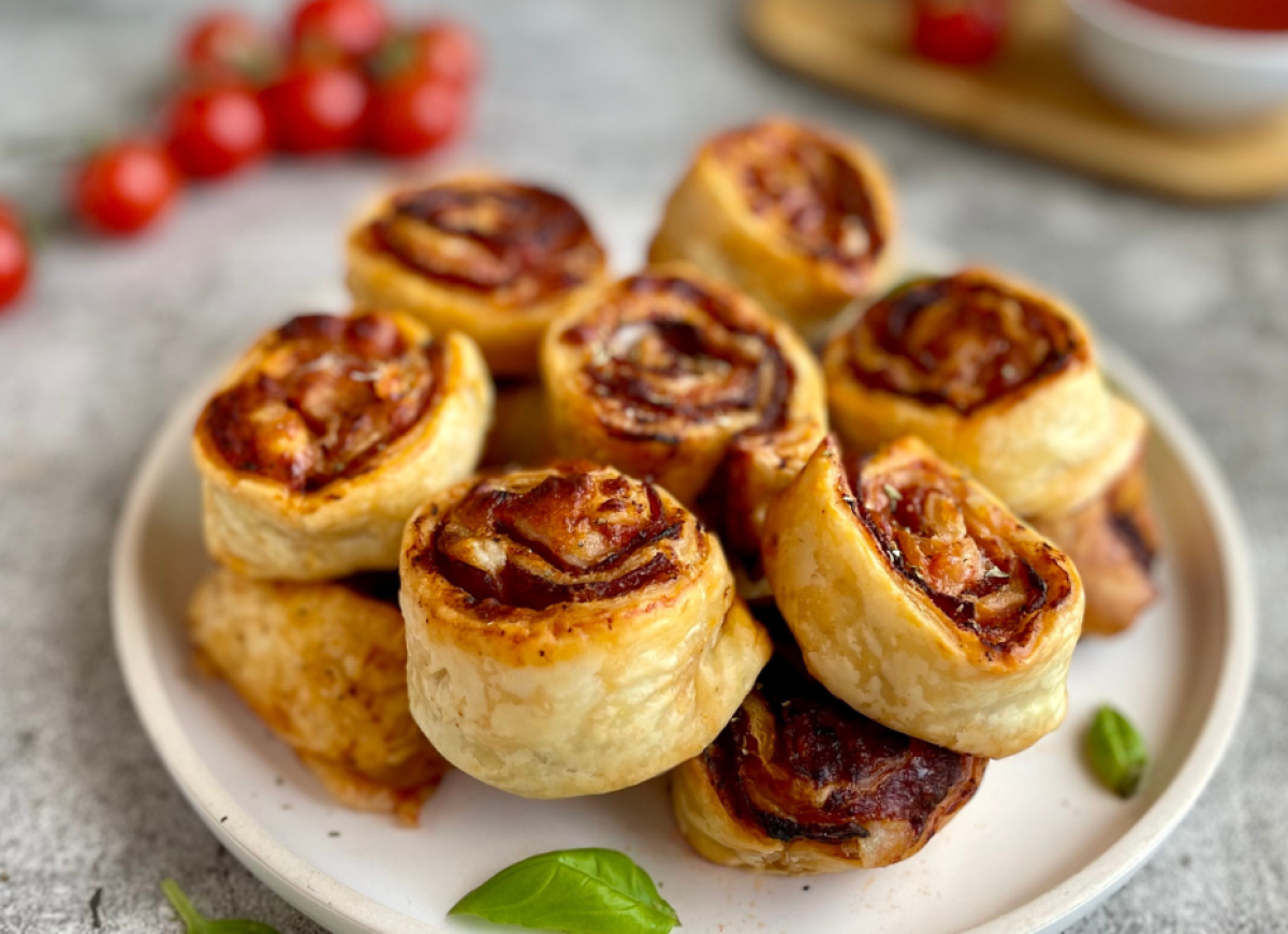 pizzerinki z ciasta francuskiego