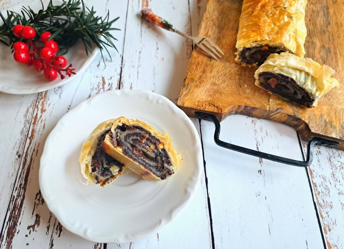 Makowiec z ciasta francuskiego