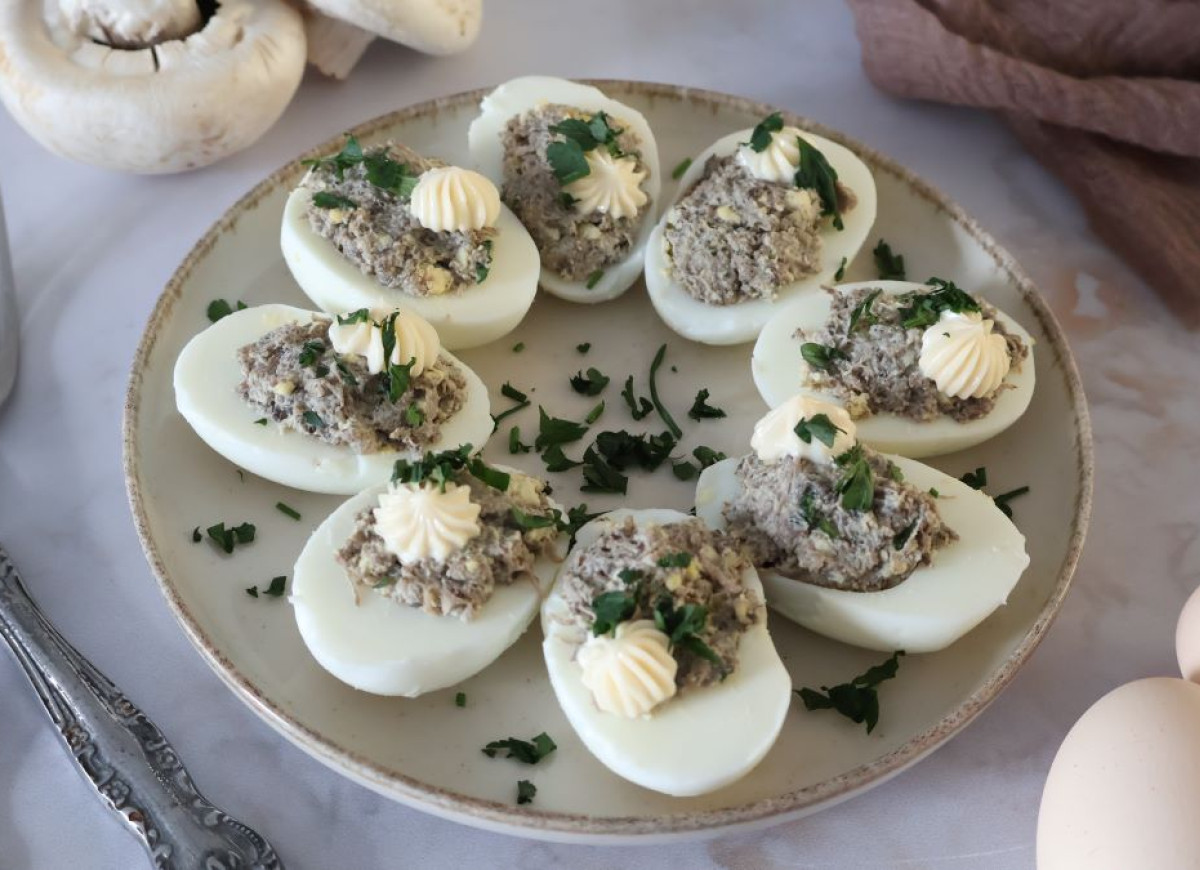 jajka faszerowane pieczarkami