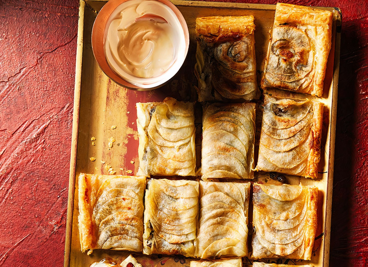 Ciasto francuskie z jabłkami i marcepanem