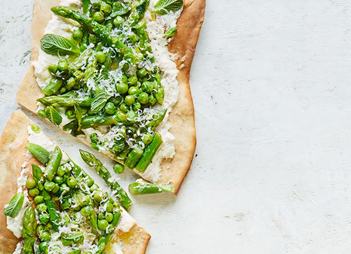 Minipizze z ricottą i szparagami