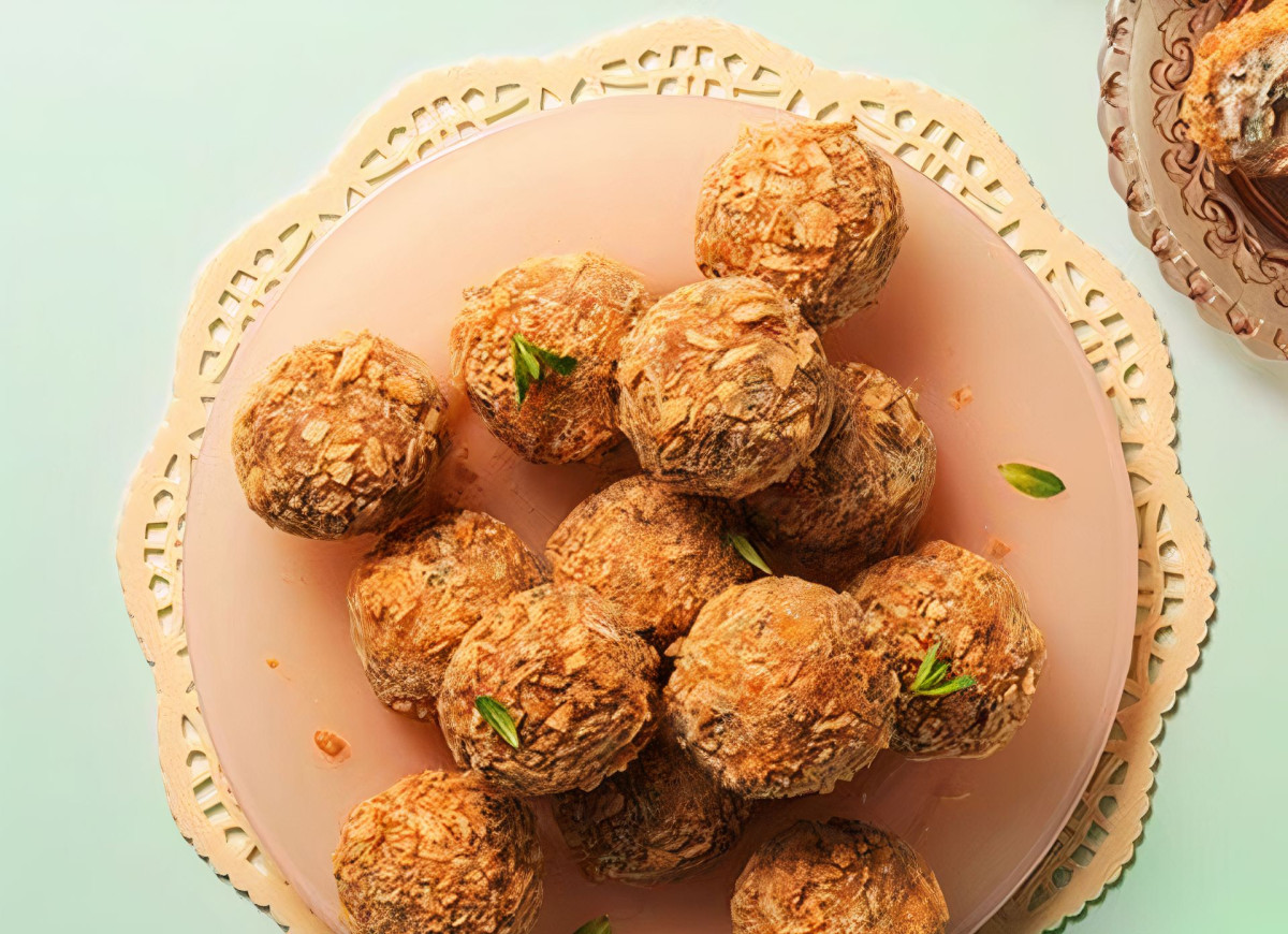 Pulpety nadziewane groszkiem i szynką