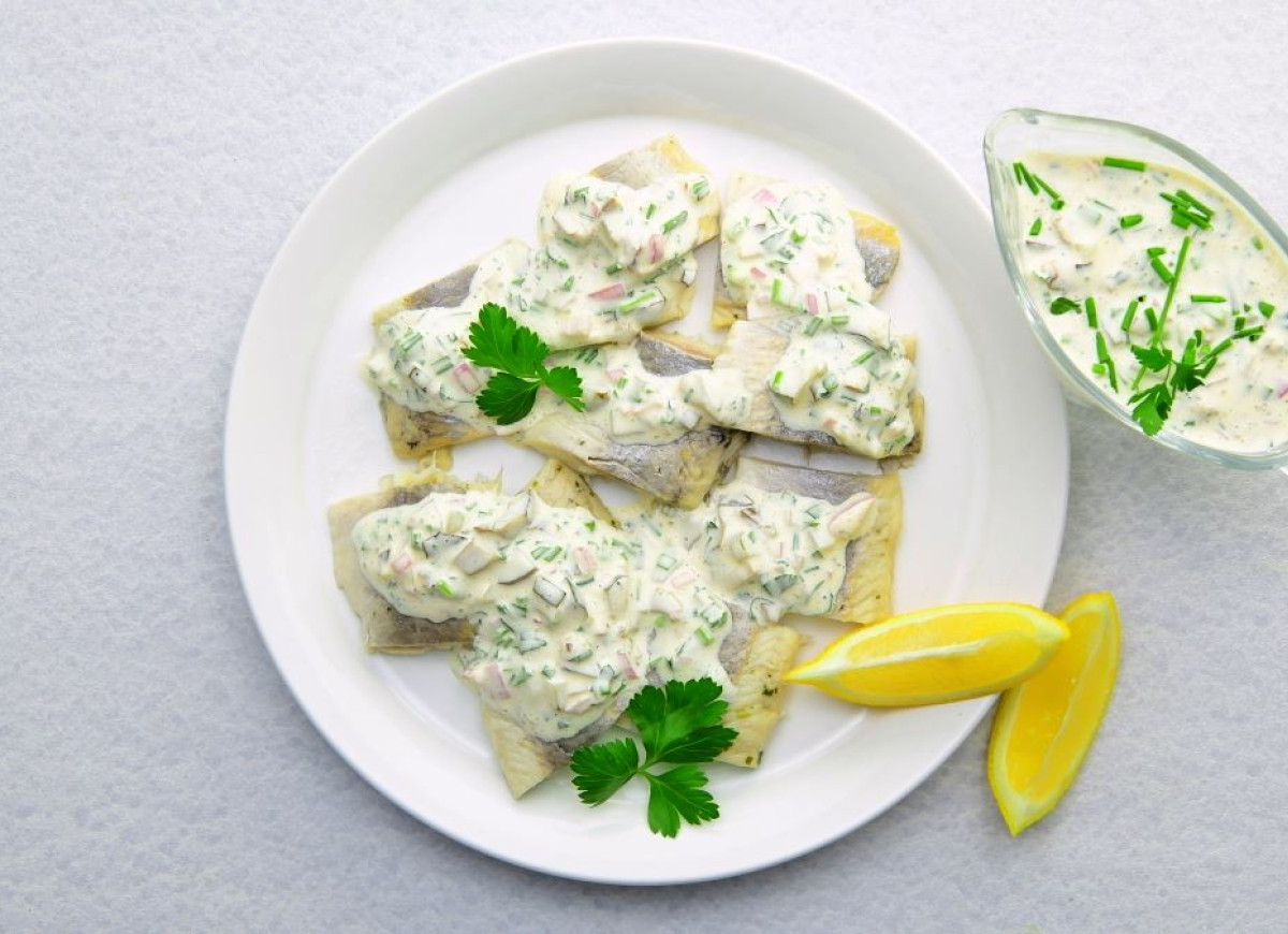 śledzie w sosie tatarskim