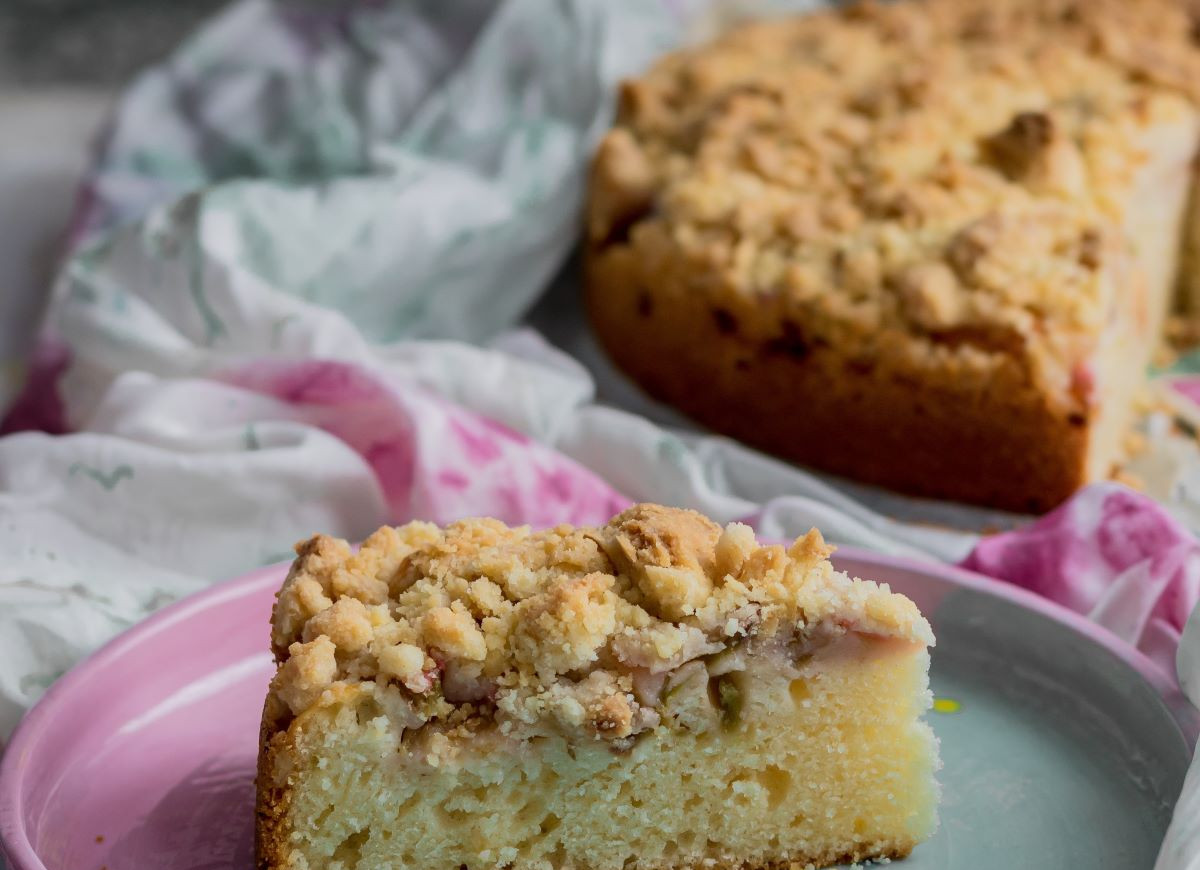 ciasto z rabarbarem i kruszonką