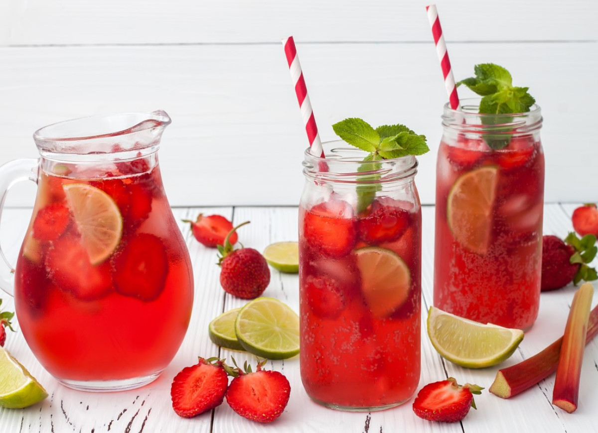 Kompot z rabarbaru i truskawek