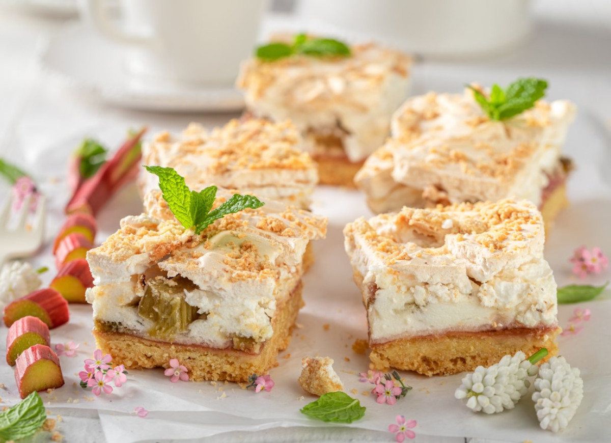 Szarlotka z rabarbarem