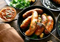 kolacja-na-ciepło-kiełbasa-na-patelni