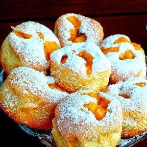 Muffinki z brzoskwiniami