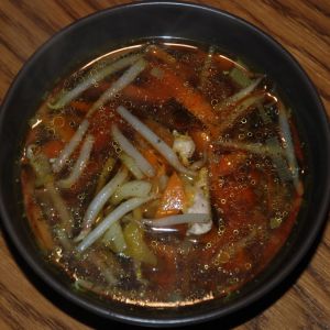 Pyszna i lekka zupa z kiełkami fasoli Mung