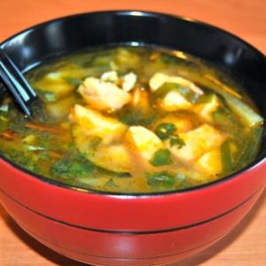 Tajska Zupa z Łososiem