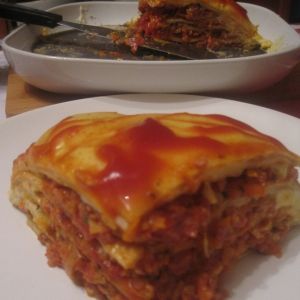 Nalesniki a'la Lasagne z sosem mięsno-pomidorowym