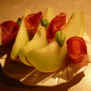 Melon z szynką szwarcwaldzką