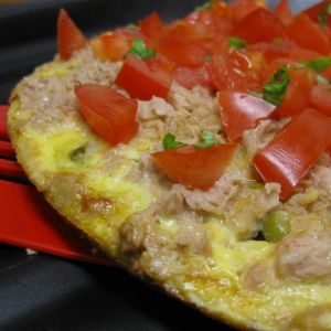 Puszysty omlet z szynką i serem przepis