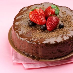 Tort czekoladowo-śmietanowy