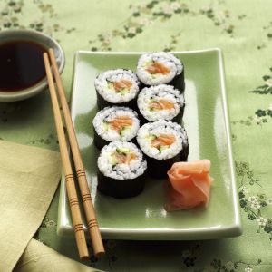 sushi-z-lososiem