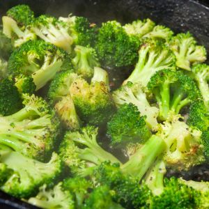 Jak przyrządzić brokuły na patelni