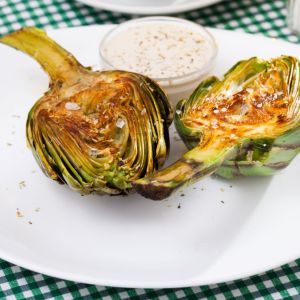 grillowane karczochy