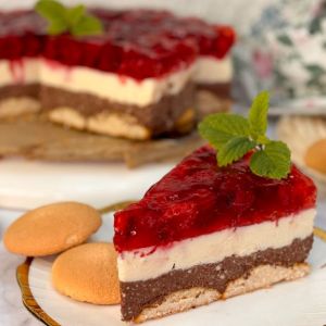 ciasto melba z galaretką malinową