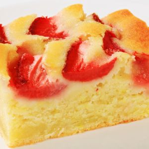 jogurtowe ciasto z kremem budyniowym