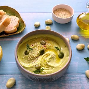 Hummus z bobu z nutką mięty