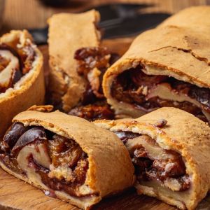 strudel ze śliwkami