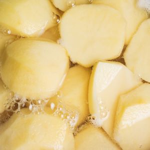 gotowanie ziemniaków z masłem