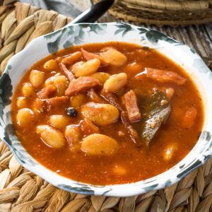 fasolka po bretońsku z fasoli z puszki