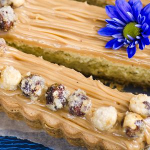 Mazurek z bitym karmelem