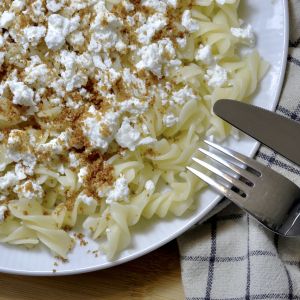 Makaron z serem białym