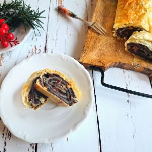 Makowiec z ciasta francuskiego