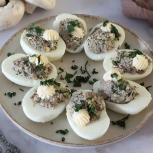 jajka faszerowane pieczarkami