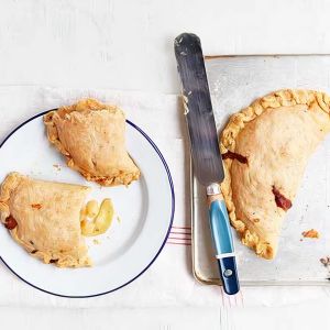 Pierożki pieczone z wytrawnym farszem