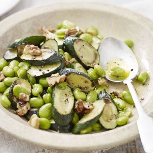 Sałatka z bobu i cukinii