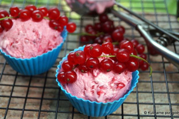 Przepis: Domowe lody porzeczkowe
