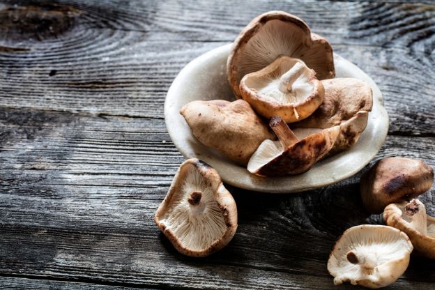 grzyby-shiitake-iStock