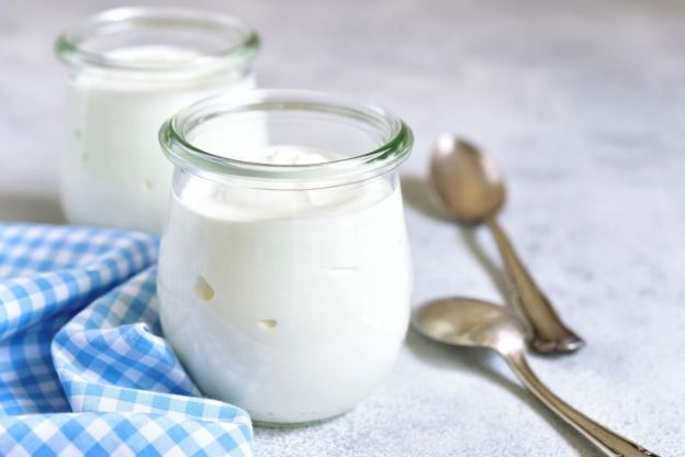 jogurt-naturalny-fot.iStock (1)