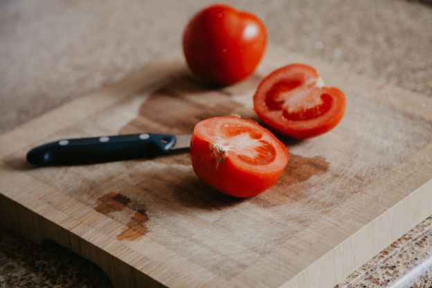 pomidory-przekrojone-iStock