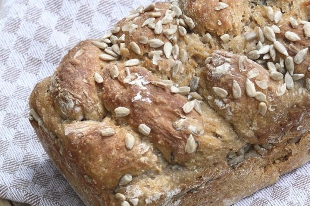 chleb-ze-slonecznikiem