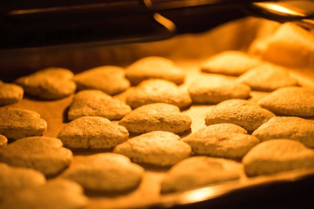 ciasteczka-korzenne-pieczenie