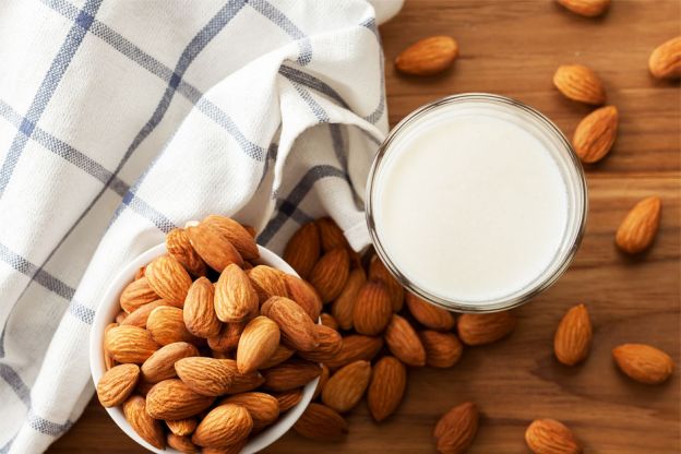 mleko-migdalowe