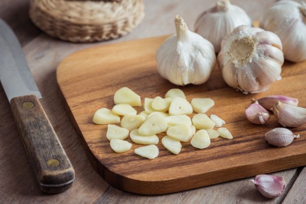 czosnek-krojenie