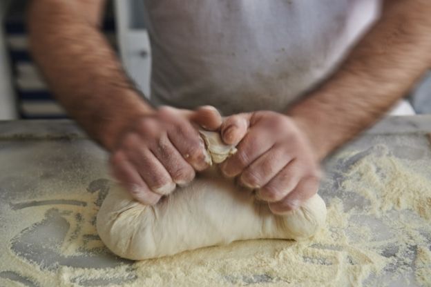 ciasto-na-pizze-wyrabianie