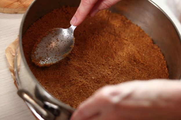 rozgniecione ciasteczka, spód sernika