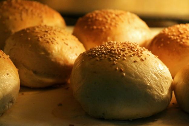 Bułki pełnoziarniste - pieczenie