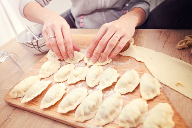 lepienie-pierogów