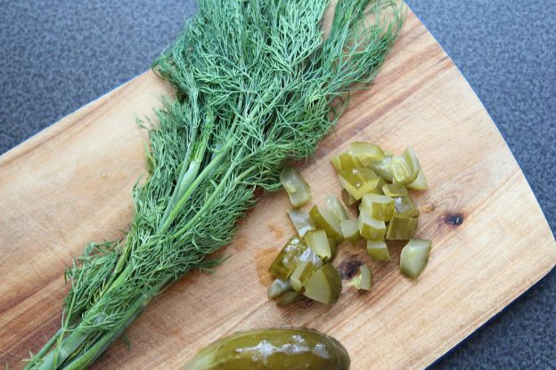 Ogórek kiszony i koperek