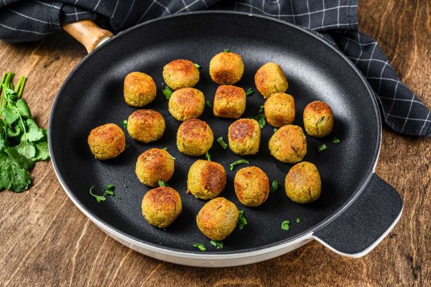 Falafel smażenie